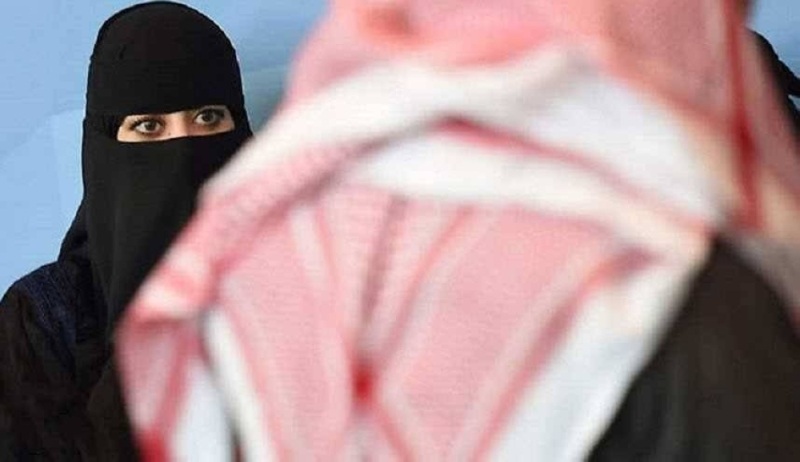 السعودية : امرأة طلبت من صديقتها أن تتواصل مع زوجها لتختبره .. وبعد عدة أشهر كانت المفاجأة!